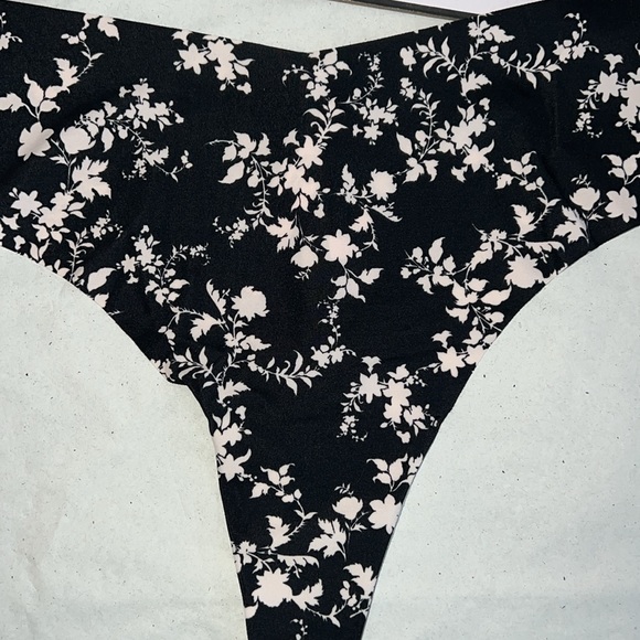 Victoria's Secret No Show THONG Panty XXL - Picture 6 of 14